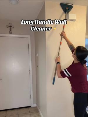 Makes cleaning those hard to reach places much easier !☺️ #wallmop #deepclean #CleanTok #cleaning #cleaningtiktok #mop #cleanhome #tiktokshopfinds #wallcleaning 