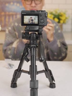 Beginner-friendly tripod - compact but fully functional! #neewer#tripod#MiniTripod #ContentCreation#PortableGear#Photography#VloggingTools #CompactTripod#iPhoneGear