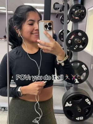 I do it all ☺️ I love having a great fitness life. What about you? #runner #runnerthings #runnergirl #runnerproblems #fitnessmotivation #fitness #latinainfitness #fyp #viral #latinacontentcreator #contentcreator 