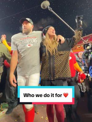 Nothing like sharing these moments with those who matter most 🥰 #chiefs #NFLPlayoffs #traviskelce #celebration 