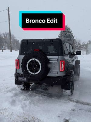 This 2024 silver Bronco is geared up for more than just adventure—it’s armored for the elements. With a 5-year ceramic coating, the paint is protected from corrosive road salt and staining mud. The coating creates a hydrophobic barrier that repels dirt, prevents salt from bonding to the surface, and makes cleaning effortless. Tough on the trails, stunning on the streets. 💪✨ #CeramicCoating #fordbronco #bronco #broncobadlands #autodetailing #buffalony #buffalobills #buffalo #springvilleny