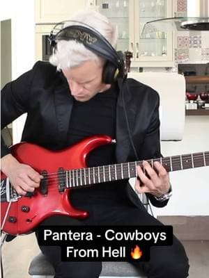 It’s time to shred some Pantera #guitar #guitartok #pantera #cowboysfromhell #dimebagdarrell #guitartok #guitarist #solo 