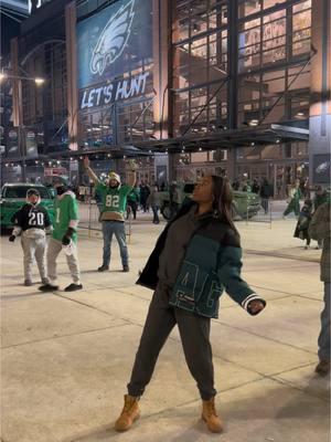 VICTORYYYYYY Monday mood  #symonewiththesports #philadelphiaeagles #flyeaglesfly #SuperBowl #blowthewhistle 