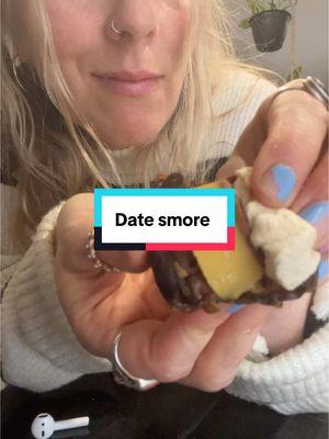 Dates, butter, marshmallows, Celtic sea salt cacao chips s’more 😂 #hypertixation #gutfriendlysweettreat #dates #benefitsofdates #butter #celticseasaltbenefits #celticseasalt #marshmallow #benefitsofmarshmallowroot #gutfriendlyrecipe #holistichealth #holistichealing #holisticwellness #holisticmedicine #holisticnutrition #homemademarshmallows #gutfriendlymarshmallows #happyguthappylife 