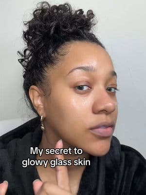 A MUST HAVE Glow Recipe Watermelon Glow Niacinamide Dew Drops to hydrate my skin with or without makeup #glowyskin #perfectbase #glassskin #skincare 