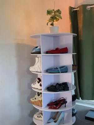 So obsessed with this shoe wrack @loftandivy 👟👠👢✨ #shoewrack #rotatingshoewrack #shoedisplay #shoetok #fashiontok #foryoupage 