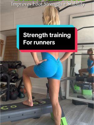 Save this for your next workout! #tipsforrunners #runningtips #strengthtrainingforrunners #kneepainrelief #kneestrengthening #injurypreventiontips #exercisesforrunners #marathontraining #strengthforrunners 