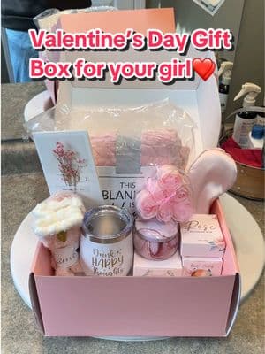 Make her fall in love with this thoughtful self-care gift box 💝 #ValentinesDay #giftideas #selfcaregiftbox #girlfriend #TikTokShop #TikTokMadeMeBuyIt #valentinesdaygift #fypシ 