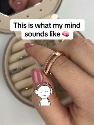 We like to have busy hands and a calm mind. Our rings keep up grounded in style 💆‍♀️ #stylishcalm #calmmind #stressreliefinstyle #focusandfashion 