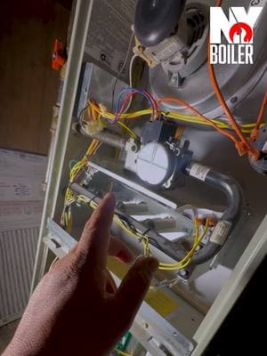 Furnace Repair Error Code 2 (NY Boiler & Air Conditioning Repair) #boiler #boilermanufacturer #boilermaker #highpressureboilers #hvacmaintenance #hvacsystems #hvacexperts #plumbing #plumber #plomeria #plomero #plomeros #nyboiler #nyboilerrepair #louietheboilerman