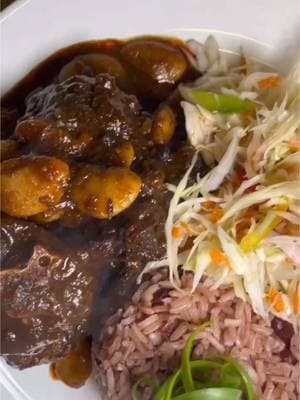 Jamaican oxtail  #foodfypシ #oxtail #jamaicanfoodtiktok #cookingtiktok #dinner #cooking #foodtiktok #jamaicanoxtail 