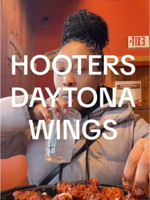 These were for real busssinnnnnnn!!! 10/10 recommend !!! 🔥🔥🔥🔥 #eatwithkeish #dmveatswithkeish #foodontiktok #foodcontentcreator #daytonawings #hooters #wings 