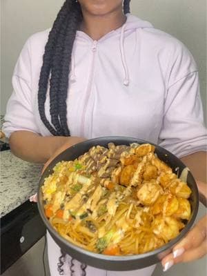 Hibachi at home yall should try it🔥😉                                                              #hibachi #hibachiathome #hibachidinner #hibachitok #fypシ #cookingwdeedee #foodtiktok #EasyRecipes #dfwcatering #dallascatering #steaktiktok #sundaydinner #yumyumsauce 