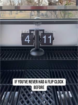 This flip clock is hott #flipclock #clock #time #timeclock #whattimeisit 