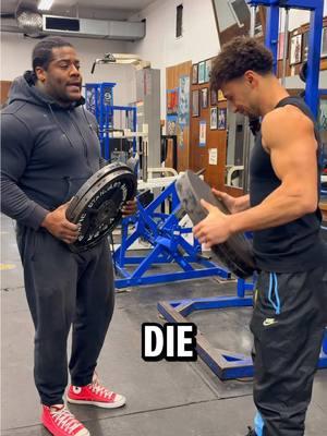 Can he beat me for $1,000💪🏽⁉️ #gym #viral #challenge #trend #fitnesschallenge #mrbeast #win #curls #funny #comedy #winmoney #money #training #workout #fail 