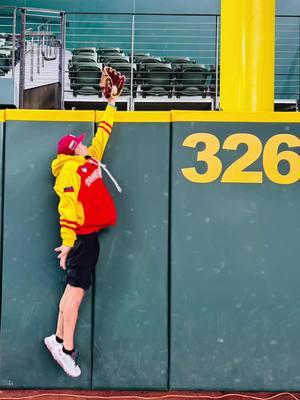 Jugando béisbol en grandes ligas #beisbol  #beisbolista  #beisbolvenezolano 