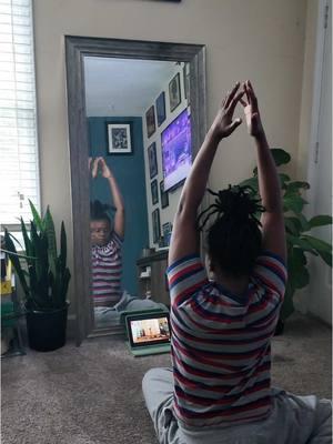 Day 15 came with a lot of obstacles but we got it done 💪🏾🧘🏾‍♀️ #yoga #yogaflow #yogagirl #blackgirlyoga 