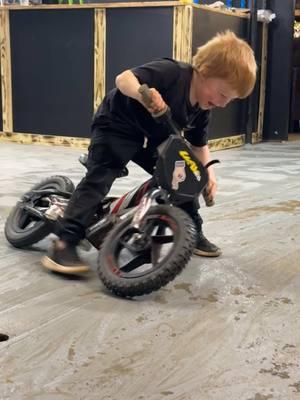 Knox said to post! When the water from the washer machine hose gets water all over the painted floors dad did, Knox taught himself how to drift 😂🤘🏼 he's the coolest @Tmurray45 @nononsenseknox45 #fyp #wildthing #motofam #fyppp 