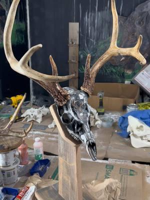 #skullsmillworks #deerhunting #skull #skulls #hunter #hunting #workflowtiktok #fyp #carve 