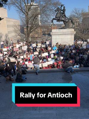 A huge crowd showed up in front of the TN state capitol today to protest gun violence & demand change from our lawmakers. This comes just days after the Antioch High School shooting that claimed the life of 16-year-old Josselin Corea Escalante. #antiochstrong #kidsnotguns #antiochshooting #nashvilletn #tngop #nashvillerally #tnpolitics #tennessee #tnstatecapitol #endgunviolence 