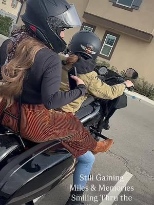 A lil chilly drizzly beautiful ride to spend time with one of our own #ride #breathing #rideyourshit #womenwhoride #nooneleftbehind #makingmemories #layeringup #bonds #notforsale #momsofinstagram #windsisters #livingtosmile 