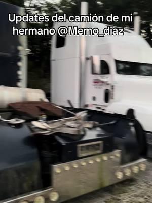 Updates del #freightliner #fld120 de @Memo_diaz  ya mero nos queda 😅 #fldlife #camionerosdemiami #miamistartrucks #truckshow #fld120 #trailerosdemexico #trailerosdela57 