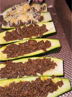 Yummy Taco Zucchini Boats #DinnerIdeas #healthyrecipes #healthyliving #zucchinirecipes 