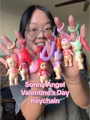 Unboxing the newest sonny angel series kiss kiss keychain!! 🫶🏼🌹💘💌 a lop sonny truly is the way to my heart #sonnyangel #blindboxopening #trinket #bagcharm 