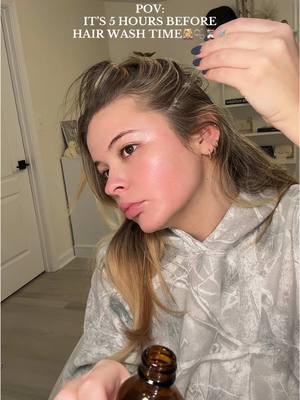 the hair oiling journey already TOO GOOD😮‍💨🤌🏼🫧💆🏼‍♀️ #hairjourney #hairhealth #hairoiling #asmr #asmrsounds #hairroutine #hairoil #hairjourneycheck #hairroutines #showerroutine #preshowerroutine #preshowerhair #girls #asmrhair #hairtok #nightroutine #hairtips #hairgrowth #hairtransformation #blondes #trending #girlythings 