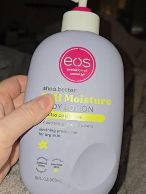 my whole family uses it #eoslotion #vanillacashmere #tiktokshopcreatorpicks #layeringcombo #scentlayeringcombos #muddybootsfam #smellgood #longlastingscent #eosvanillacashmere 