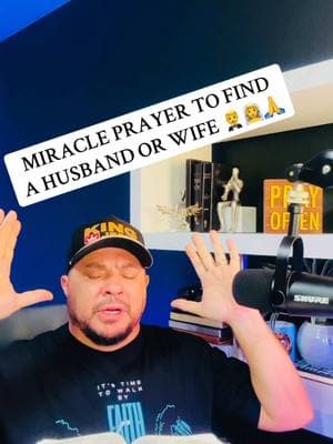 Miracle prayer to find a husband or wife  #pray #prayer #praying #injesusname #amen #prayingforyou #bible #gospel #lovelife #findlove #loverelationship #singles #christian #christiansingles #christiandating #christiangirl 