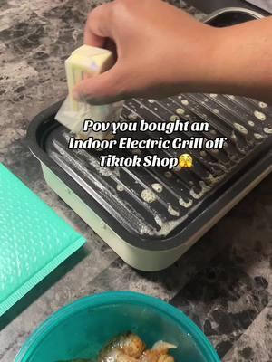 If you don’t have one of these Indoor Electric Grills, you need to get one. This thing can cook multiple foods at once. I love it!🤎🥩 #susteas #indoorelectricgrill #electricgrill #kitchengadgets #nonstickcookware #kitchenmusthaves #spotlightfinds #tiktokshopfinds #susteaskitchen 