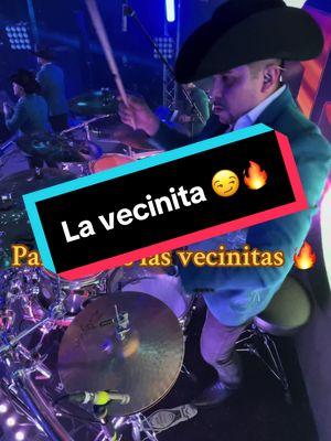 Yo la vi la otra vez 😏😏😏💃🏻#kpazdelasierraoficial #tourlife #bailesenestadosunidos #regionalmexicano #angelasaf #baterista #duranguense #drumlife #kpaz #durango🦂 #vecinita 