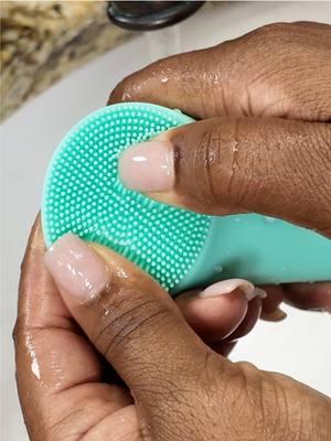 Replying to @RaeHelpsHerWin This silicone facial brush gently exfoliates while deep cleaning! It also vibrates and heats up and cleaning it is such a breeze! Yall, it feels soooo good, make sure you check it out!  #siliconecleaningbrush #siliconecleanser #cleansingbrush #cleansingbrushes #facialcleanser #skincareroutine #skincaretips #skincare #eveningroutine #facebrush #clearskin #cleanface #tiktokshopjumstart  #ttsdelightnow #giftguide #faceroutine #clearskin #skincareessentials #ttslevelup #lovelanguage #tiktokshopjumpstartsale