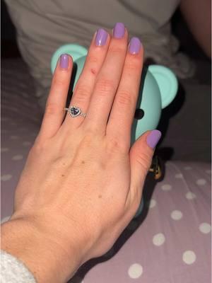 Ring box with promise ring 💜 She absolutely loved this purple promise ring 😍 #swaveo #swaveojewelry #disney #promisering #couples #bestie #swaveoring #heartring 