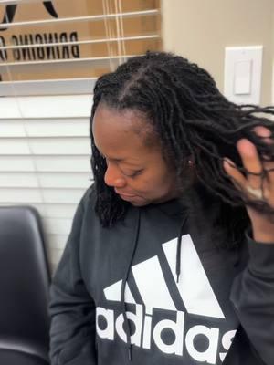 #fyp #interlocking #BlackTikTok #BlackTikTok #blackgirlmagic #blackgirl #locd #microlocks #interlockingdreadlocks #microlocsjourney #naturalhair #tinylocs #fyp 