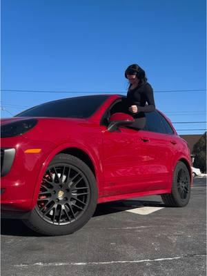 Just a girl getting in a Cayenne GTS💋🖤 #fyp #porsche #porschecayenne #cayennegts #porschecayennegts #yoga #cars #carsoftiktok #cartok #flexibility #cargirl #handstandchallenge 