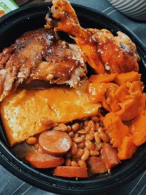 Are you eating? #Ribs #chicken , #candiedyams #bakedbeans , #cornbread 