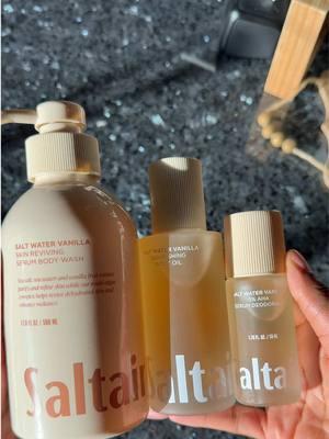 The saltwater vanilla scent just surpassed my previous favorites, santal bloom and golden hour😍 #saltair #serumdeodorant #bodywash #bodyoil #trio #saltwatervanilla #santalbloom #goldenhour 