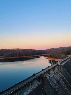 #fyp #easttennessee #rockytop #80s #80smusic #80sbaby #90skids #statepark #sunsetlover #sunset #norrisdam #journey #enjoythejourney #blessed #blessedlife #lovethelifeyoulive #livethelifeyoulove #tennessee #fy  #smokiesgirl #nature  #foryoupage #fypシ  #chigirlintn #italiangirl @JOURNEY 