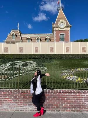 #disneyland #❤️‍ #fypシ゚viral #fypage #fyppppppppppppppppppppppp #aidalysnails #coachellavalley 