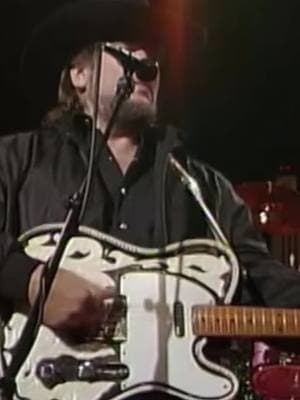 THATS damn country music! (stick around for the solos!) #waylonjennings #ramblinman #fyp #countryfyp #country #countrytok #countrymusic #2000scountry #90scountry #80scountry #70scountry #music #realcountry #countryfavorites #countryconcert #trending 