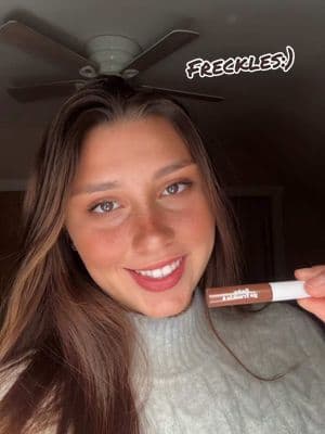 In love with this fake freckle applicator🥰  But you guys tell me what you think?! #babygofreckle #freckles #Loveyourboobs 