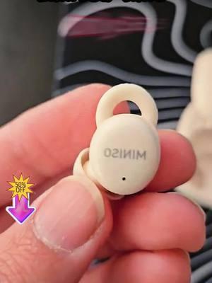 Do you like these mini in-ear earbuds,you can wear them and sleep without any problem #earbuds #sleepbuds #TikTokShop #fyp 