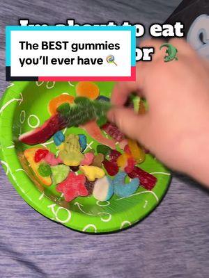 Literally take these gummies away from me, because I’ll finish them all in one day 🤭 #tiktokshopcreatorpicks #yumyumcandyshop #gummies #gummybear #candy #iwantcandy #yumyumcandyshopreview #gummycandy #gummyworms 