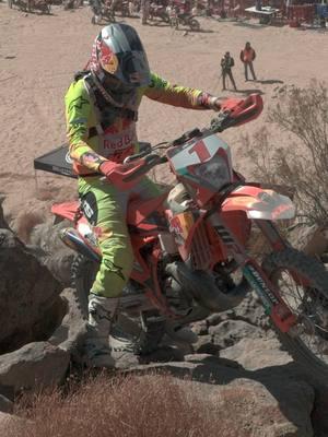 Trystan Hart making his way up the final hill of the 2025 King of the Motos. Broken clutch finger didn't hold him back from taking the overall win 🏆 #hardenduro #kom2025 #racing