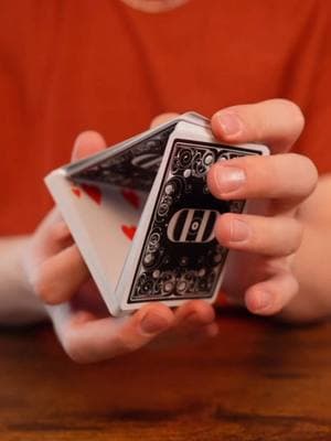 Do you like this card shuffling? #card #shuffle #shuffling #shuffles #satisfying #smooth #skills #smokeandmirrors #thedudewithcards #foryou #4up #fup 