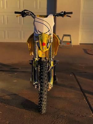 🍋 #suzuki #rmz #rmz250 #rmarmy #hoosiers #hinson #biggunevor #boyesen #thrillseekerseatcovers #dirtbike 