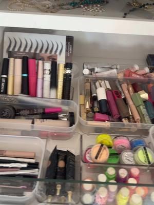 Knocking out the decluttering today!🫡#declutteringmymakeup #decluttering #expiredmakeup 