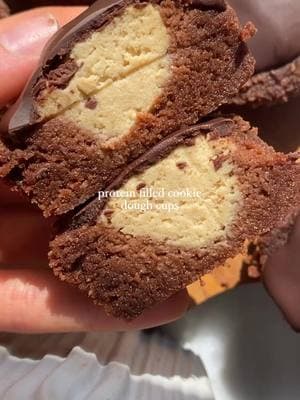 Recipe link in bio 🤍 #protein #proteindesserts #proteinsnacks #highprotein #cookiedough #chocolate #nobake #nobakerecipes #highproteindessert #easysnacks #snacks #dairyfree #glutenfree #homemade 